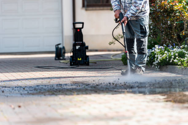 Why Choose Our Certified Pressure Washing Experts for Your Project Needs in Algoma, WI?